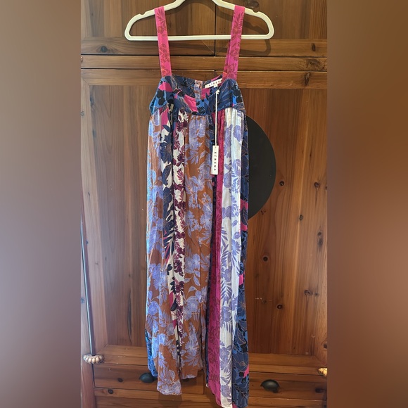 💜🌸 XiRENA Tatum Dress Small - Picture 1 of 10